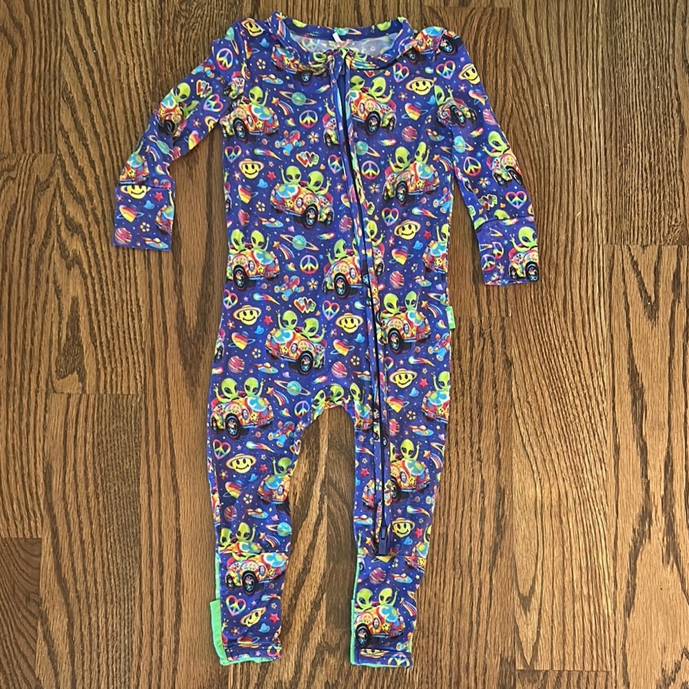 Posh Peanut x Lisa Frank Zoomer & Zorbit Print Pajamas